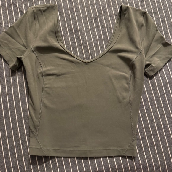 Lululemon crewneck crop tops - Picture 3 of 5